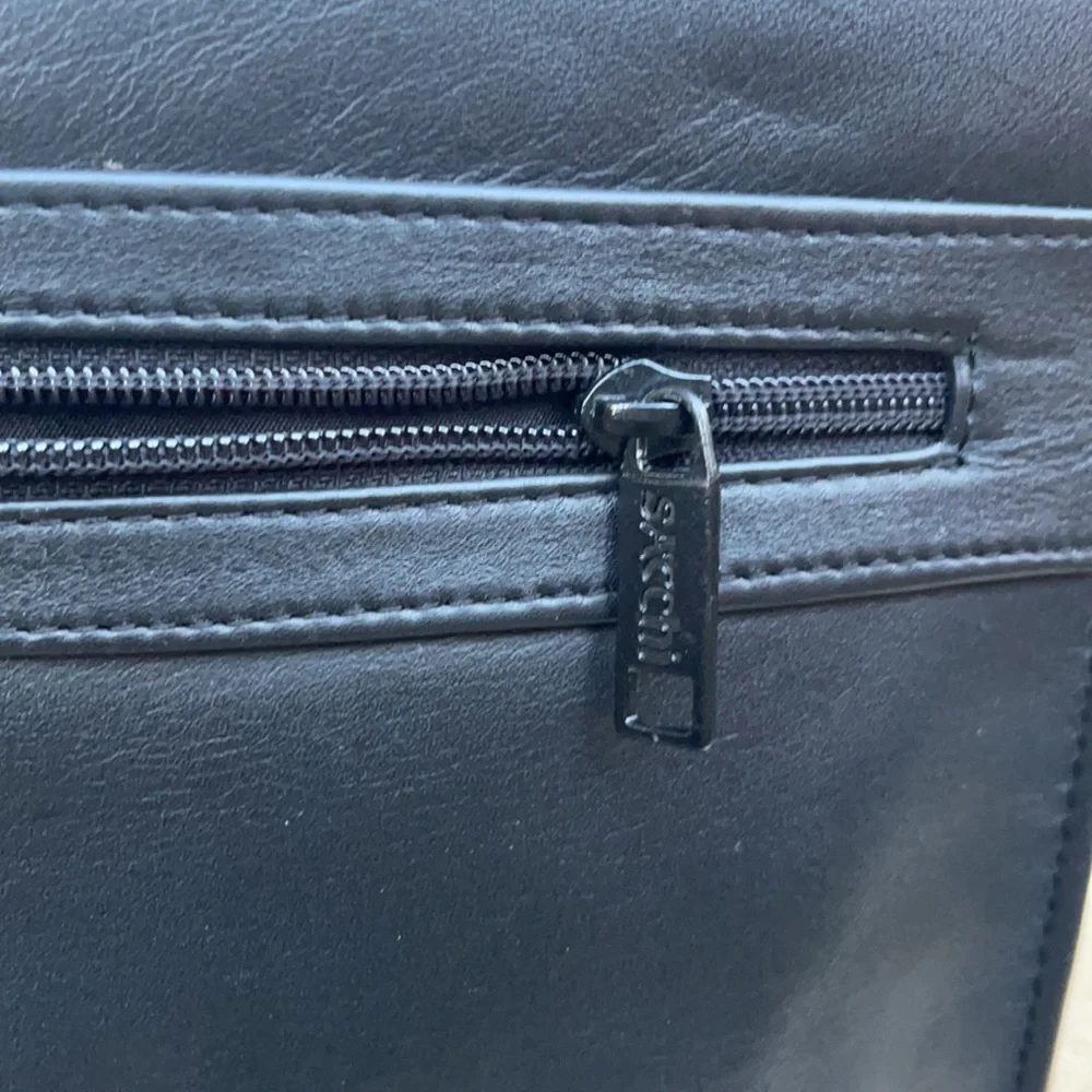 Satchi leather briefcase
